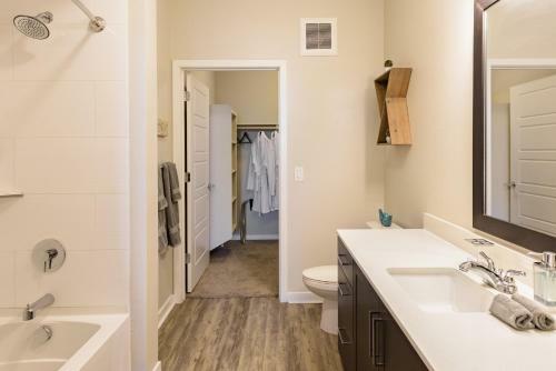 Apartamento Tpc And Kierland Commons 2 Miles-overlooking Luxury Pool-with Parking