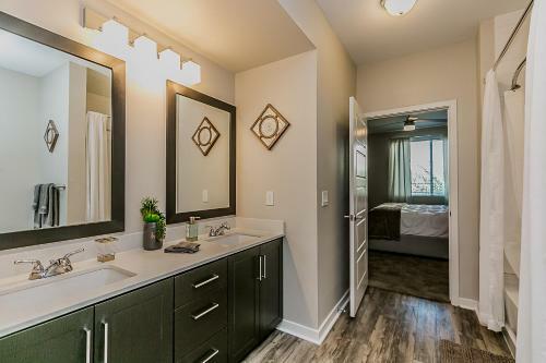 Apartamento Tpc And Kierland Commons 2 Miles-overlooking Luxury Pool-with Parking
