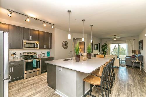 Apartamento Tpc And Kierland Commons 2 Miles-overlooking Luxury Pool-with Parking
