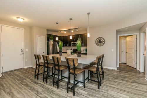 Apartamento Tpc And Kierland Commons 2 Miles-overlooking Luxury Pool-with Parking