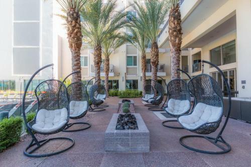 Apartamento Tpc And Kierland Commons 2 Miles-overlooking Luxury Pool-with Parking