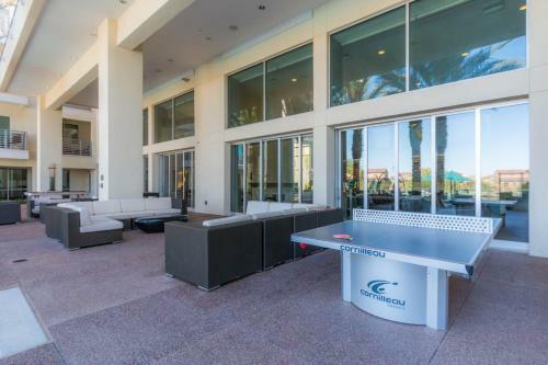 Apartamento Tpc And Kierland Commons 2 Miles-overlooking Luxury Pool-with Parking