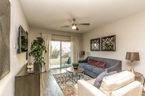 Apartamento Tpc And Kierland Commons 2 Miles-overlooking Luxury Pool-with Parking