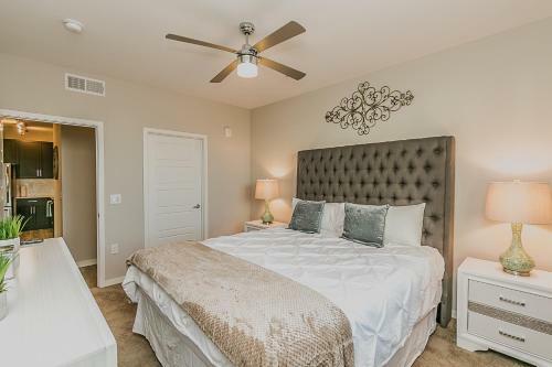 Apartamento Tpc And Kierland Commons 2 Miles-overlooking Luxury Pool-with Parking