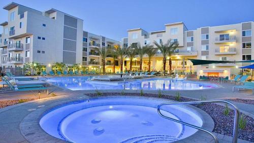 Apartamento Tpc And Kierland Commons 2 Miles-overlooking Luxury Pool-with Parking