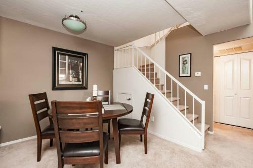 Gorgeous North Scottsdale 2 Bdrm Condo
