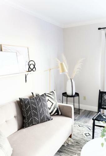Stylish Old Town 2 Bdrm Ground Floor Condo