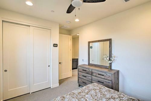 Townhome With Pool Access, Outdoor And Urban Fun!