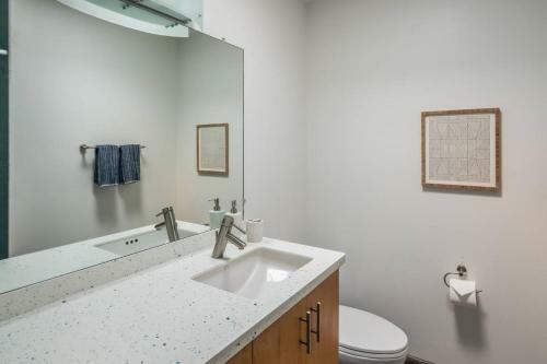 Apartamento Modern 2br Near Old Town (#8) By Wanderjaunt