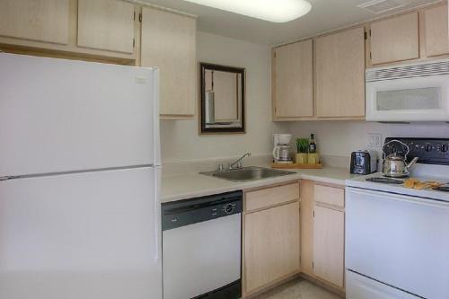 224 - Peak Location. Full Apartment