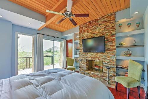 Sleek Paradise Valley Home With Private Acre And Views