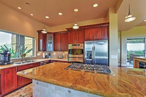 Sleek Paradise Valley Home With Private Acre And Views