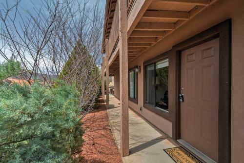 Apartamento South Sedona Condo With Pool Access - Walk To Shops!