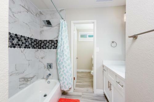 Scottsdale - 8520 E Orange Blossom Ln
