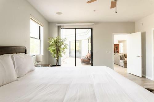 N 75th St #202 - Ivory II