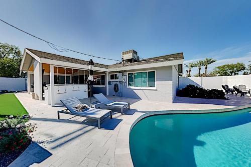 8115edge Home