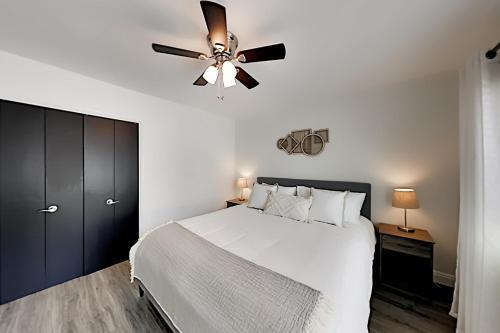 8115edge Home