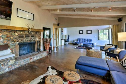 Sedona Home With Stunning Mtn Views, Fire Pit And Deck!