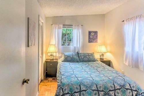 Unique Uptown Townhome With Spacious Yard And Fire Pit