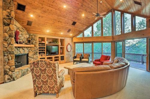 Massive Show Low Cabin With Deck - 3 Miles To Lake!
