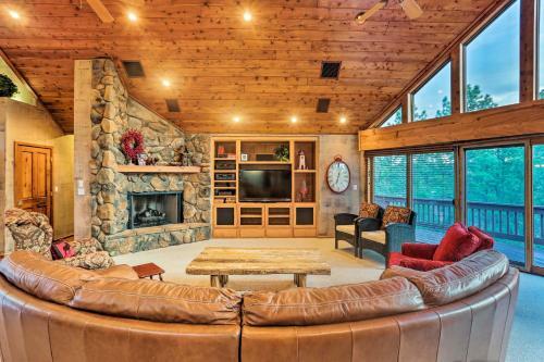 Massive Show Low Cabin With Deck - 3 Miles To Lake!