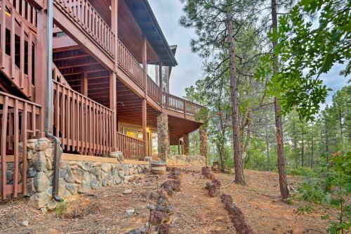 Massive Show Low Cabin With Deck - 3 Miles To Lake!