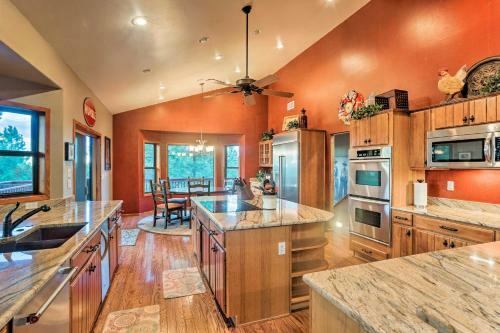 Massive Show Low Cabin With Deck - 3 Miles To Lake!