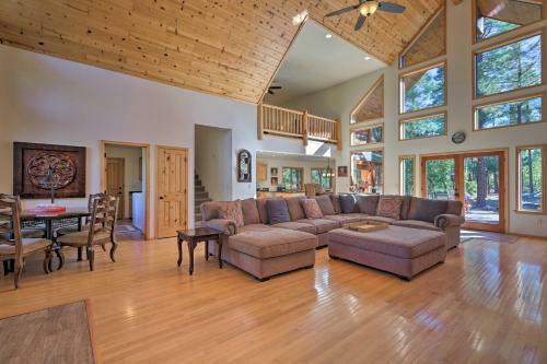 Show Low Cabin With Fire Pit, Game Room And Bbq!