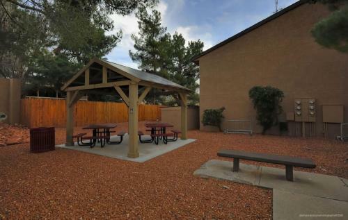 Red Rock Retreat 1br By Casago