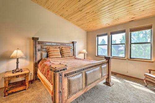 Updated Show Low Townhome With Balcony And Grill!