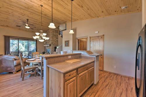 Cozy Torreon Cottage With Deck In Show Low!