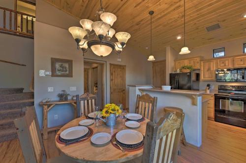 Cozy Torreon Cottage With Deck In Show Low!