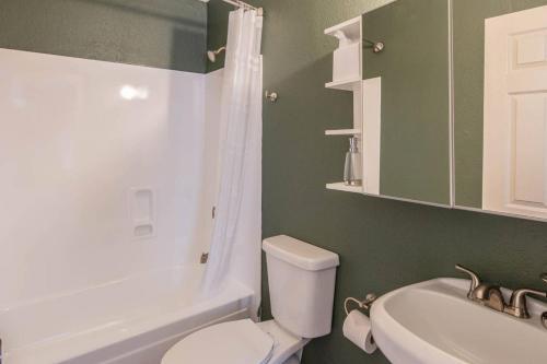 4br Home In Tempe Near Asu By Wanderjaunt