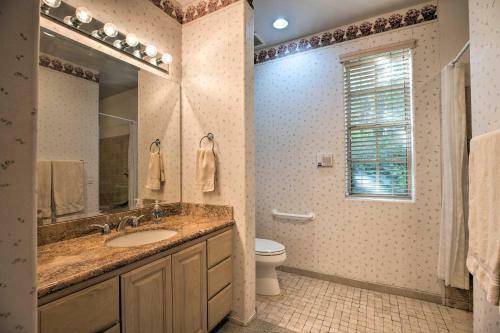 Luxurious Surprise Abode On A Citrus And Horse Ranch!