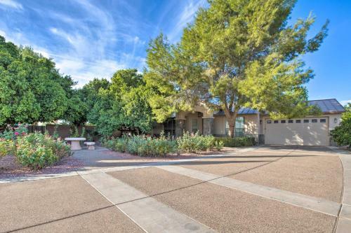 Luxurious Surprise Abode On A Citrus And Horse Ranch!