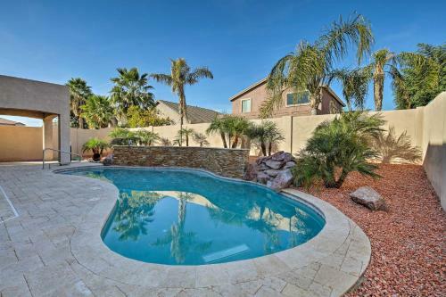 Luxurious Home With Pool, 2 Mi To Surprise Stadium!