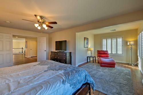 Luxurious Home With Pool, 2 Mi To Surprise Stadium!