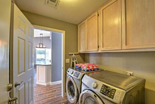 Upscale Tempe Abode With Heated Saltwater Pool And Bbq