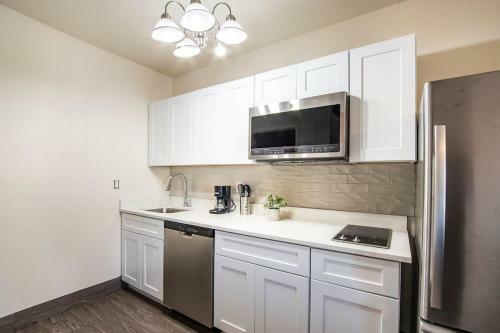 Vistas 202- Modern Sierra Vista 1bd Great Location