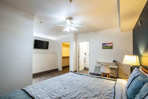 Vistas 202- Modern Sierra Vista 1bd Great Location