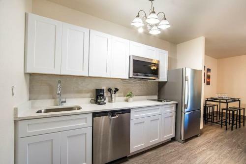 Vistas 202- Modern Sierra Vista 1bd Great Location