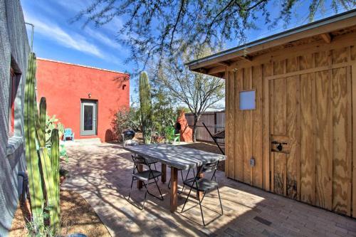 Unique And Historic Abode Explore Downtown Tucson!