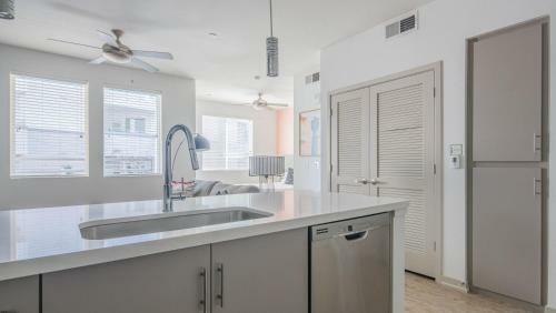 Wanderjaunt - Tempe Luxury Apartments