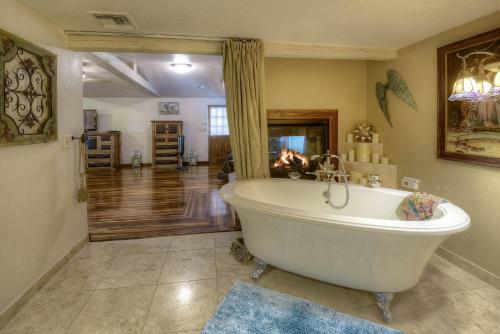 Tucson Home By Nature Preserve Perfect For Hiking