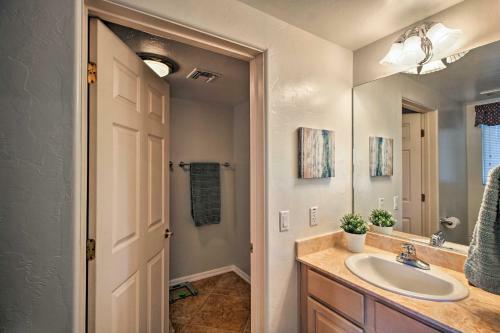 Updated Tucson Home With Panoramic Mtn Views And Pool!