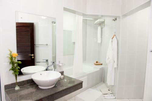 African Regent Hotel