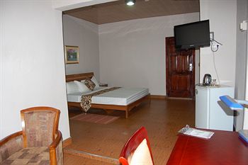 Luxe Suites Hotel