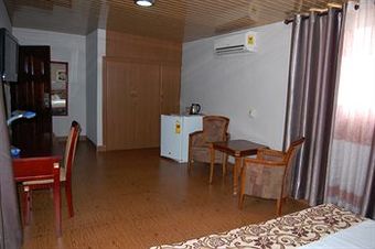 Luxe Suites Hotel