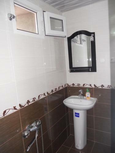 Hostal Guesthouse Lenjeri