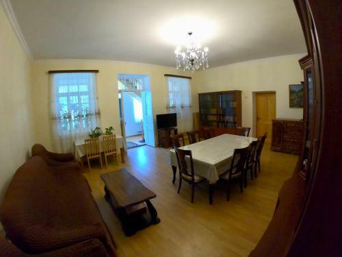 Hostal Guesthouse Lenjeri